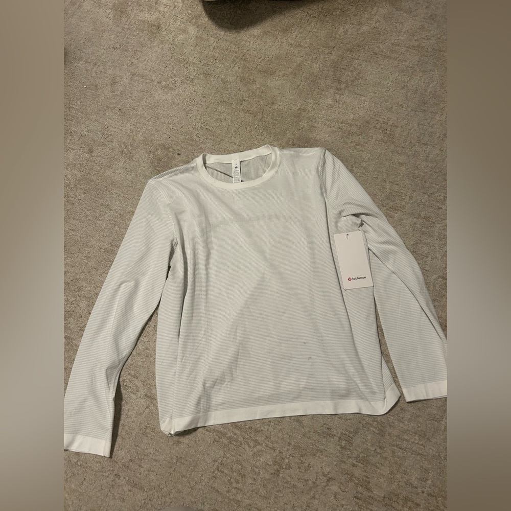 NWT Swiftly Relaxed Long Sleeve Size 10